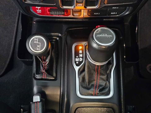 Used 2022 Jeep Gladiator Rubicon w/ LED Lighting Group image 31