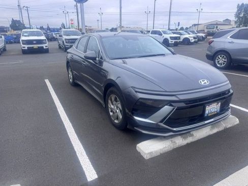 Used 2025 Hyundai Sonata SE FWD image 3
