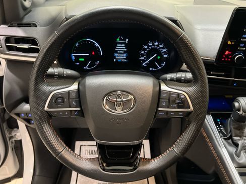 Used 2022 Toyota Sienna XSE w/ XSE Plus Package AWD/4WD image 25