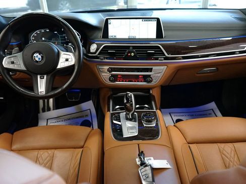 Used 2022 BMW 750i xDrive w/ Executive Package AWD/4WD image 51