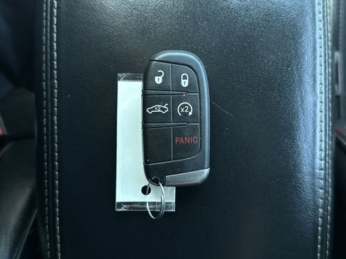 Used 2016 Jeep Grand Cherokee Overland AWD/4WD image 23