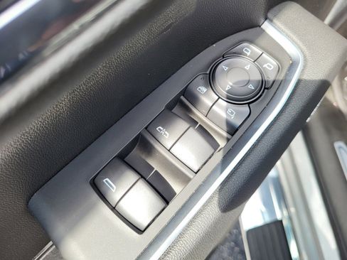 Used 2026 GMC Sierra 1500 SLT image 19