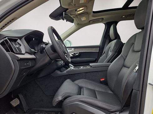 New 2026 Volvo XC90 T8 Ultra w/ Lounge Package AWD/4WD image 24
