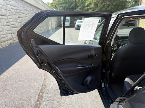 Used 2021 Nissan Kicks S FWD image 22
