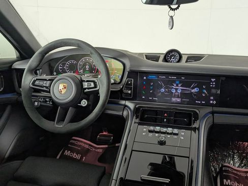 New 2026 Porsche Panamera 4 image 23
