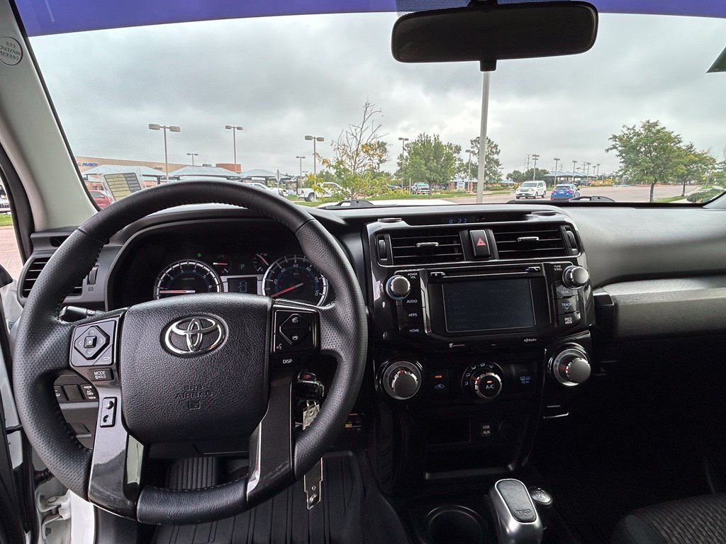 Used 2018 Toyota 4Runner TRD Off-Road Premium AWD/4WD image 13