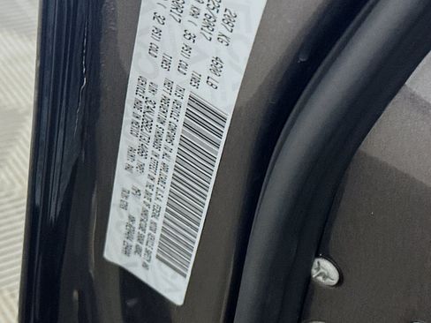 Used 2018 Jeep Compass Latitude w/ Popular Equipment Group AWD/4WD image 12