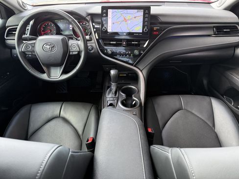 Used 2022 Toyota Camry XSE image 27