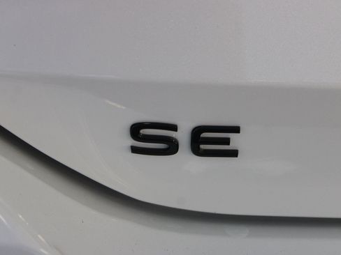New 2026 Volkswagen Tiguan SE R-Line FWD image 20