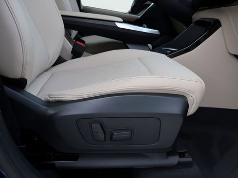 Used 2023 BMW X1 xDrive28i w/ Convenience Package image 12