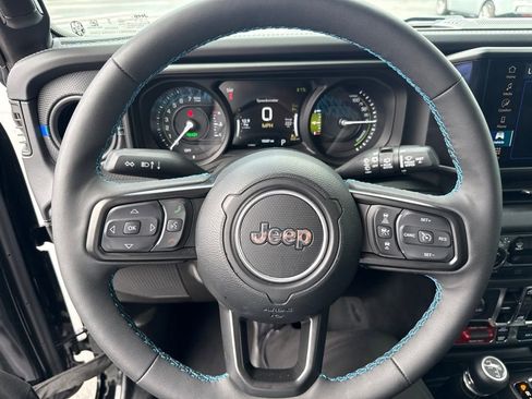 Certified 2025 Jeep Wrangler Unlimited Rubicon 4xe w/ Convenience Group AWD/4WD image 19