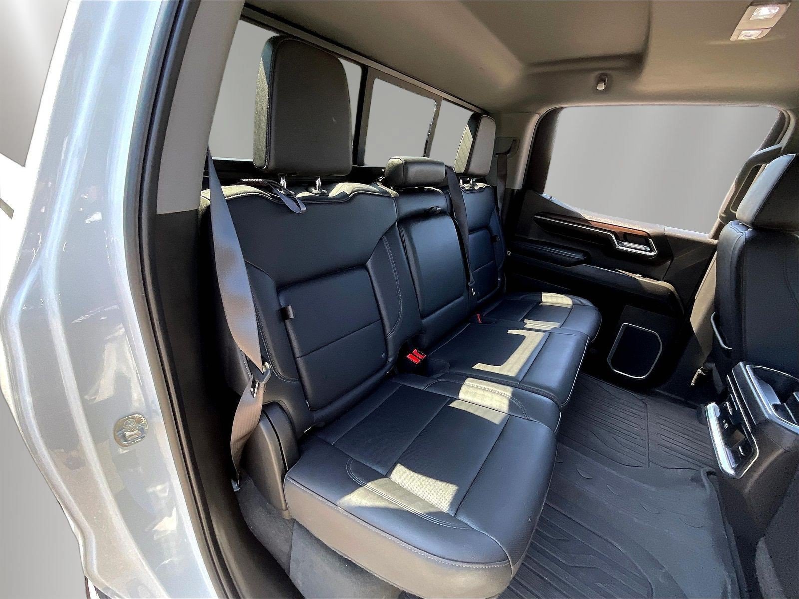 Used 2024 GMC Sierra 1500 SLT w/ SLT Premium Plus Package AWD/4WD image 28