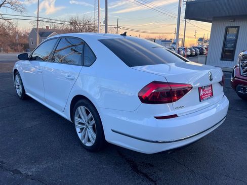Used 2019 Volkswagen Passat 2.0T Wolfsburg w/ Wheels & Sunroof Package image 8