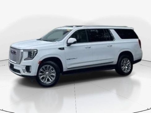 Used 2024 GMC Yukon XL Denali image 4