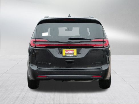 New 2026 Chrysler Pacifica Limited image 6