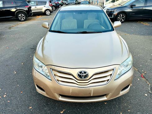 Used 2011 Toyota Camry LE w/ LE Extra-Value Pkg image 8