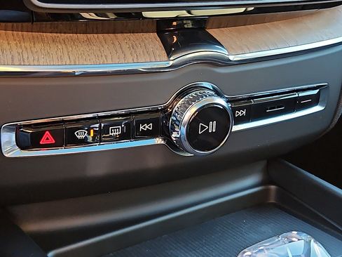 New 2026 Volvo XC60 B5 Plus w/ Protection Package Premier image 14