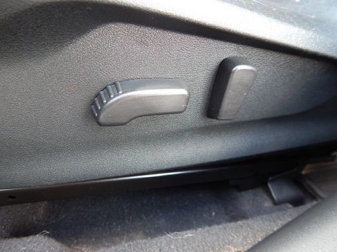 Used 2018 Subaru Crosstrek 2.0i Limited image 17