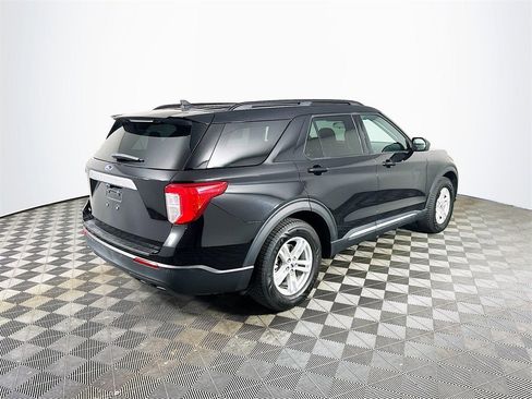 Used 2022 Ford Explorer XLT image 7