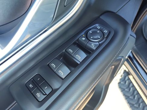 Used 2024 Chevrolet Tahoe Z71 w/ Luxury Package AWD/4WD image 13