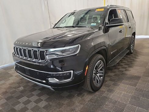 Used 2023 Jeep Wagoneer Series II AWD/4WD image 2