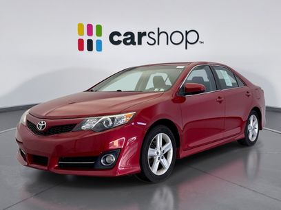 Used 2014 Toyota Camry SE w/ Moonroof Package