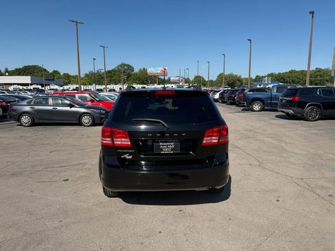 Used 2019 Dodge Journey SE FWD image 3