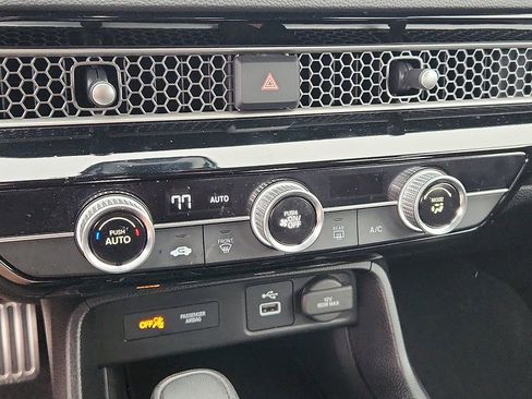 Used 2023 Honda Civic Sport image 9