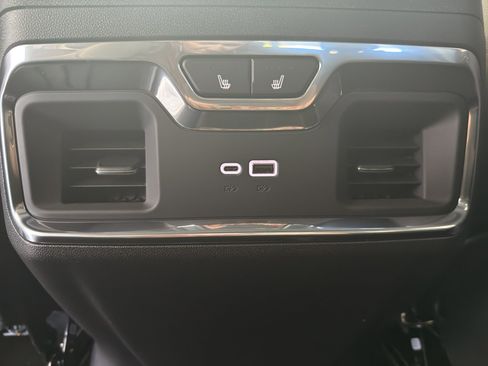 New 2026 Chevrolet Silverado 1500 LTZ w/ LTZ Premium Package image 7