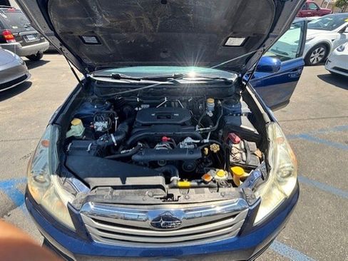 Used 2010 Subaru Outback 2.5i Premium AWD/4WD image 22