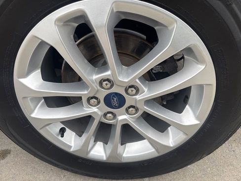 Used 2022 Ford Escape SE image 47