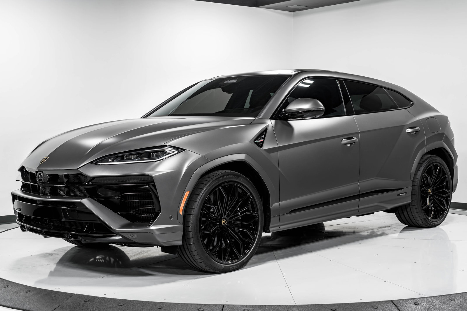 Used 2026 Lamborghini Urus SE AWD/4WD image 7