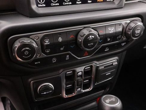 Used 2022 Jeep Wrangler Unlimited Sport image 18