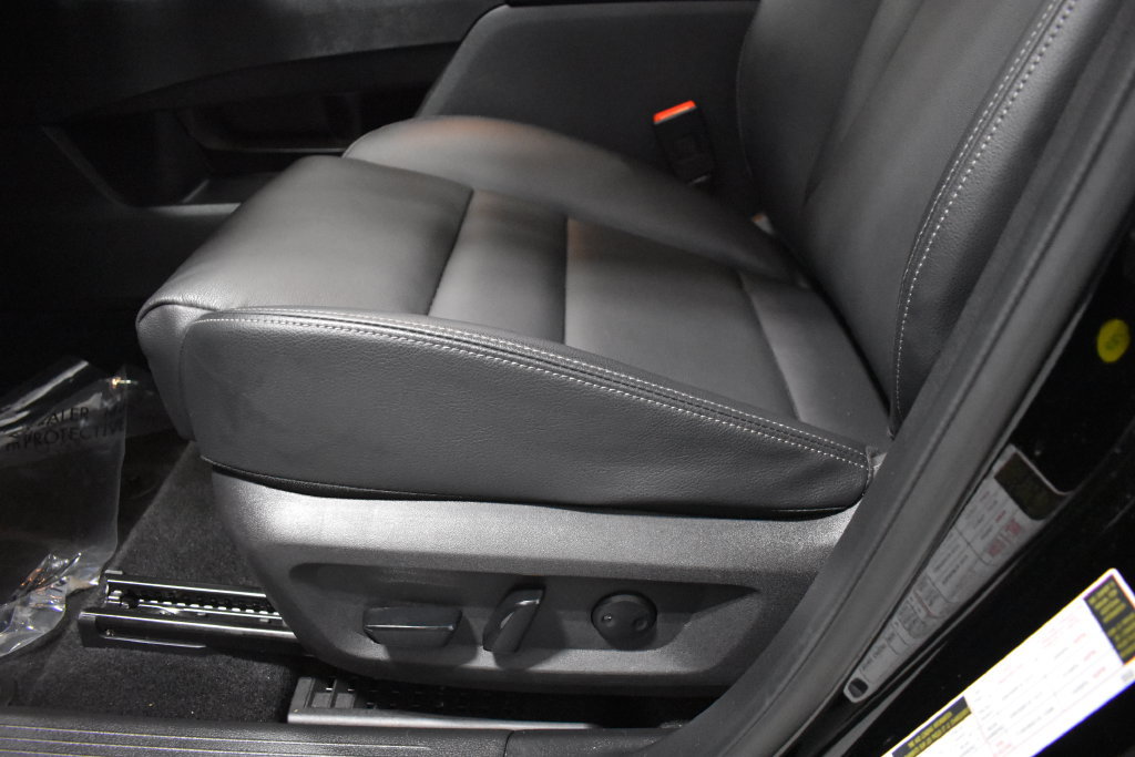 Used 2025 Nissan Rogue SL w/ Tech Package AWD/4WD image 19