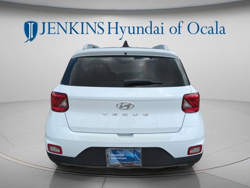Certified 2021 Hyundai Venue SEL FWD image 3