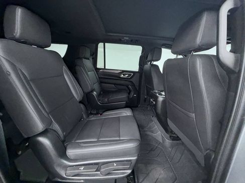 Used 2023 Chevrolet Suburban Z71 w/ Luxury Package AWD/4WD image 16