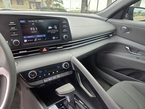 Used 2023 Hyundai Elantra SEL w/ Preferred Accessory Package image 13