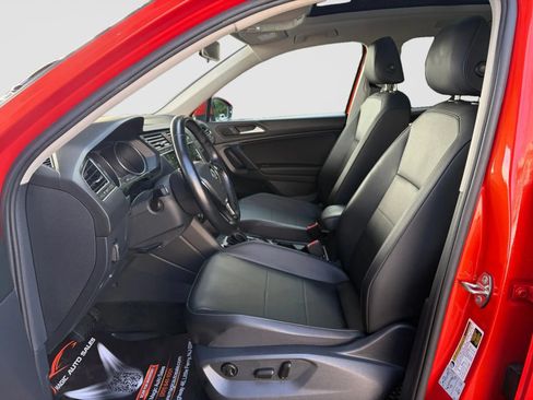 Used 2019 Volkswagen Tiguan SE w/ Panoramic Sunroof Package AWD/4WD image 12