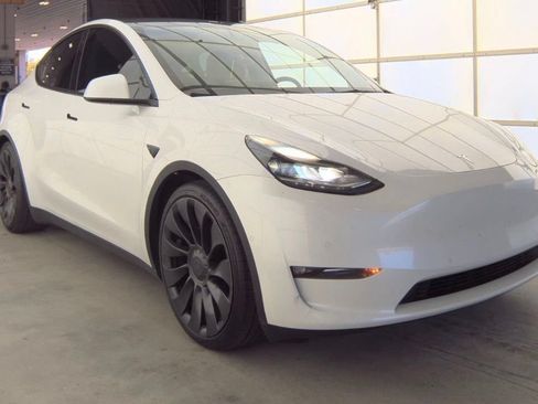 Used 2022 Tesla Model Y Performance AWD/4WD image 10