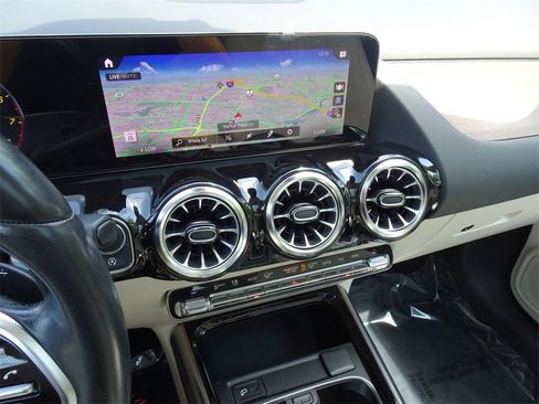 Used 2023 Mercedes-Benz GLA 250 4MATIC image 18