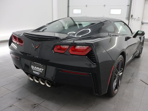 Used 2019 Chevrolet Corvette Stingray Coupe w/ Carbon Flash Badge Package RWD image 5