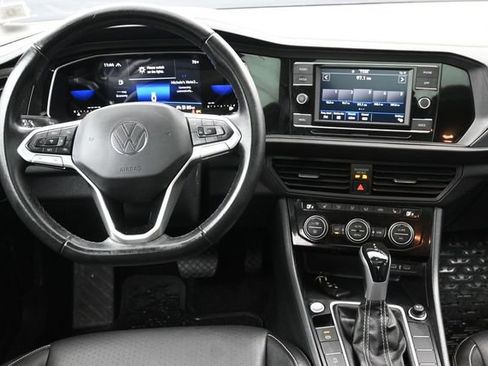Used 2023 Volkswagen Jetta SE FWD image 20