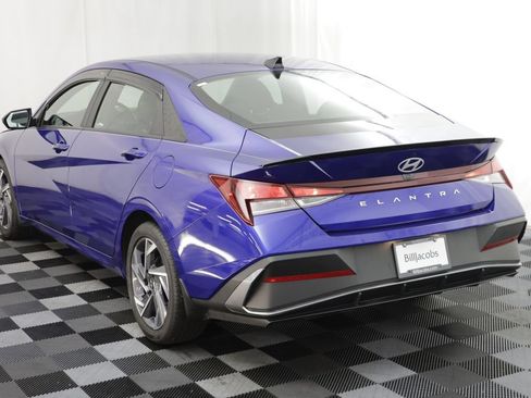 Used 2025 Hyundai Elantra Sport FWD image 15