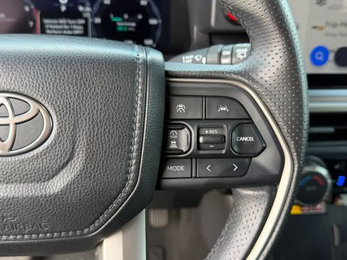 Used 2025 Toyota 4Runner TRD Off-Road Premium AWD/4WD image 20