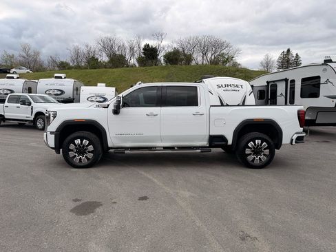 Used 2025 GMC Sierra 3500 Denali AWD/4WD image 8