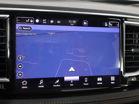 Used 2023 Chrysler Pacifica Pinnacle image 36