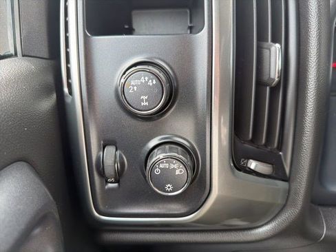 Used 2019 Chevrolet Silverado 1500 LT AWD/4WD image 25