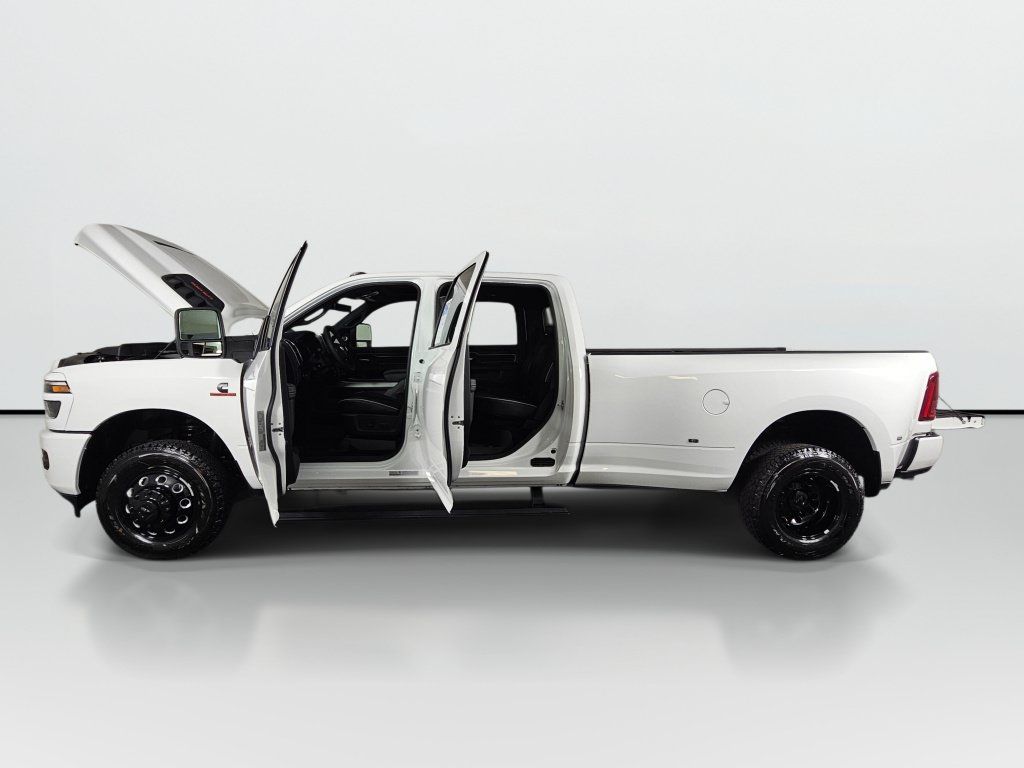 New 2026 RAM 3500 Laramie AWD/4WD image 11