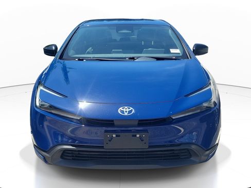 Used 2023 Toyota Prius LE FWD image 2