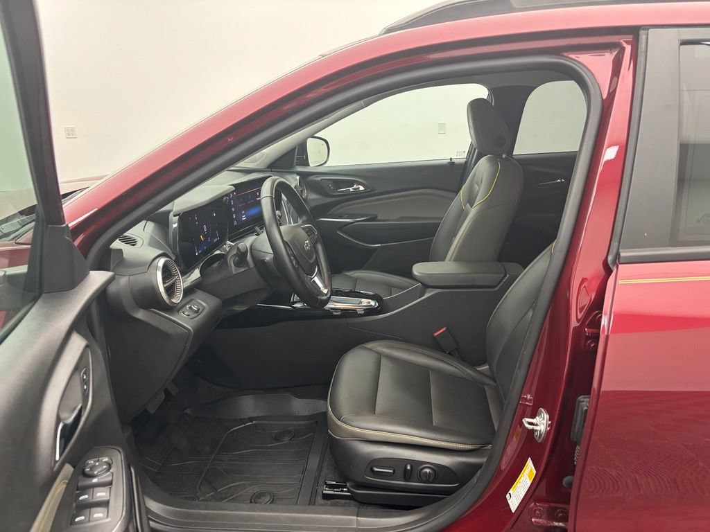 Used 2024 Chevrolet Trax ACTIV w/ Driver Confidence Package FWD image 22